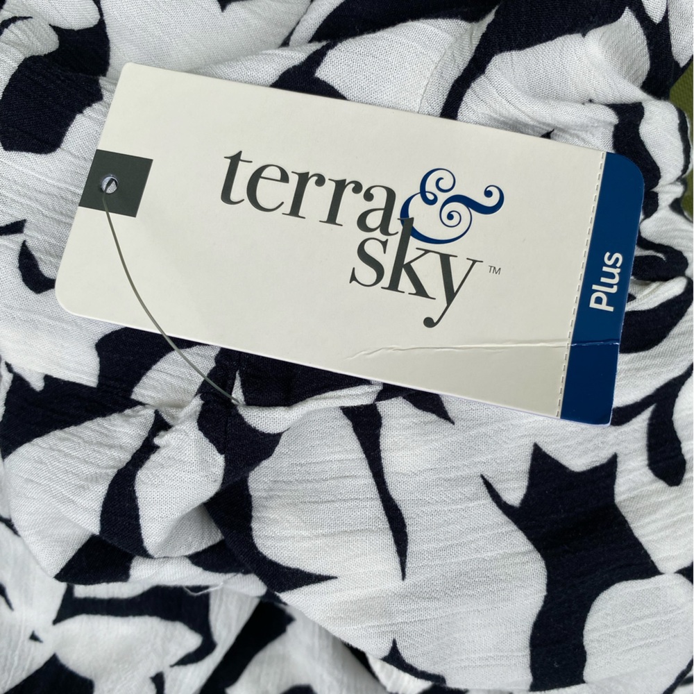 Terra & Sky NWT 4X (28~30) Light Weight v-neck  Longer /back Poet Sleeve - Picture 6 of 9